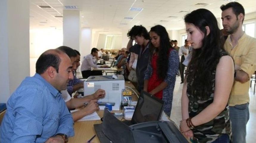 Neü’ye 4 Bin 232 Öğrenci Kayıt Yaptırdı