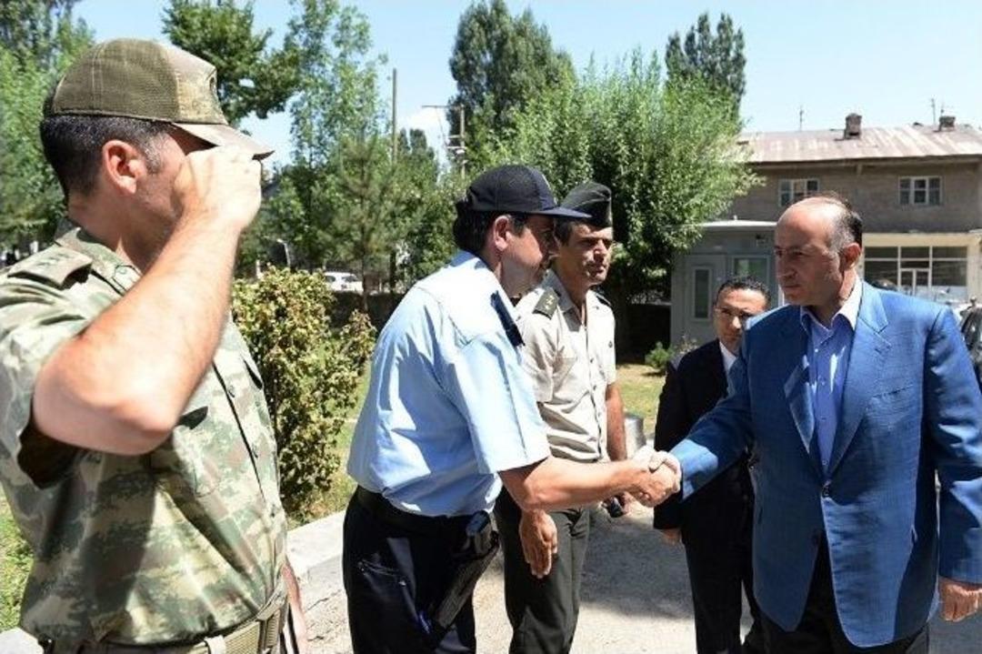 Vali Azizoğlu, Hınıs İl&ccedil;esini Ziyaret Etti