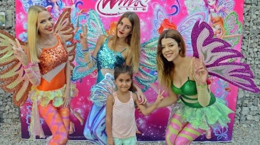 Winx Perileri, İtalya Bah&ccedil;esi&rsquo;nde &Ccedil;ocuklarla Buluştu