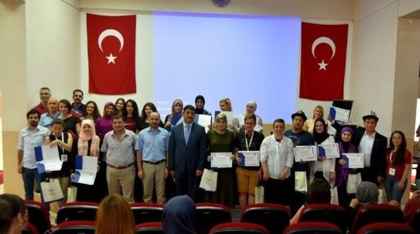 Om&uuml;-t&uuml;rk&ccedil;e&rsquo;de T&uuml;rk&ccedil;e &Ouml;ğrendiler