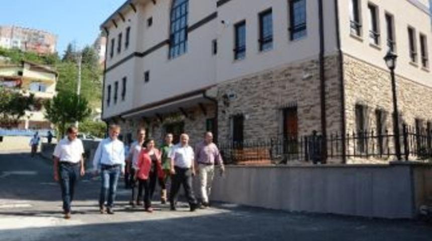 Mahalle Gezilerinin Son Durağı Topçular Oldu