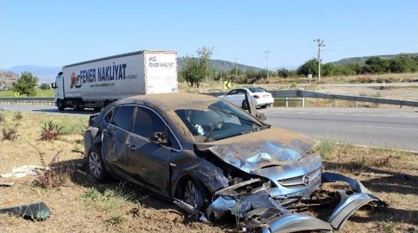 &Ccedil;orum&rsquo;da Trafik Kazası: 3 Yaralı