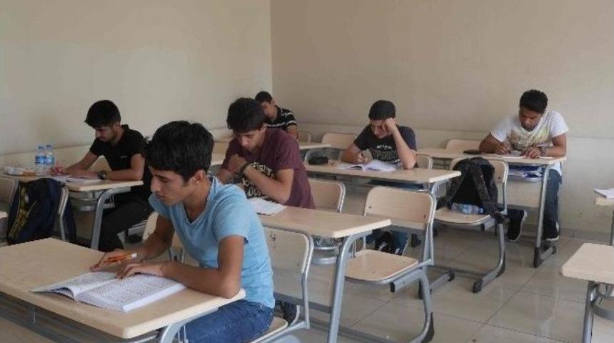 Çalışma Salonlarından Üniversiteye