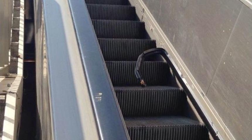 Taksim Metrosu&rsquo;nda Y&uuml;r&uuml;yen Merdiven Kazası