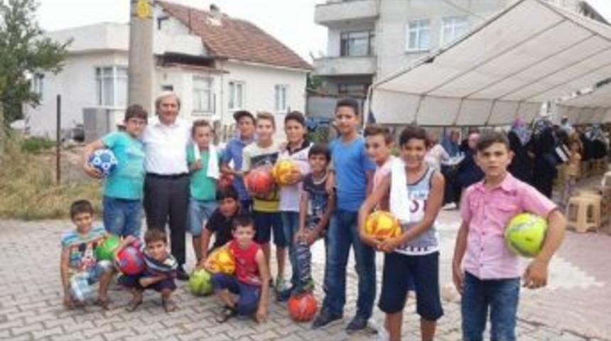 Osmaneli Belediyesi &Ccedil;ocukların Y&uuml;z&uuml;n&uuml; G&uuml;ld&uuml;rmeye Devam Ediyor