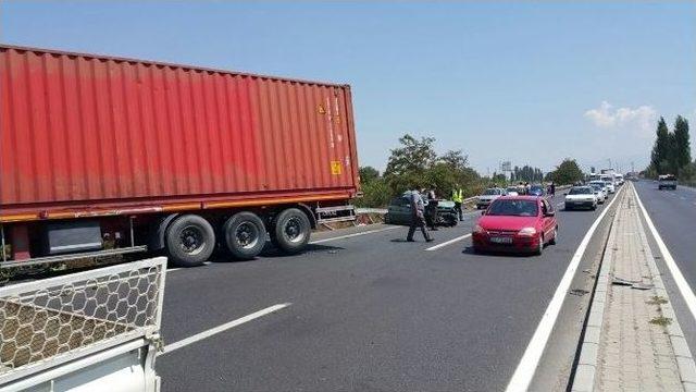 Aydın’da Tır Otomobille Çarpıştı: 2 Yaralı