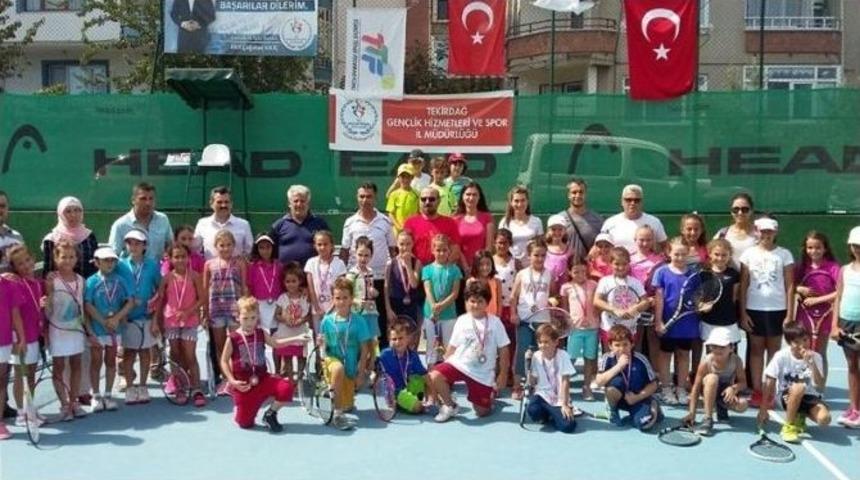 Yaz Kupası Turnuvasının Madalya Ve Kupaları Sahiplerini Buldu