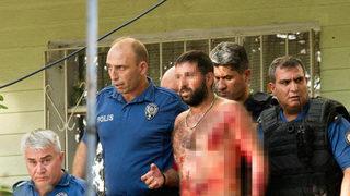 Ankara'da sinir krizi geçiren şahıs evini yakıp itfaiye ve polislere ateş açtı!