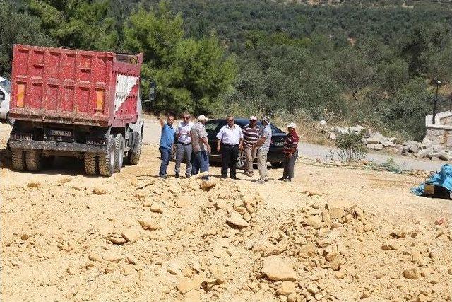 Başkan Uysal Amfi Tiyatro Çalışmalarını Yerinde İnceledi