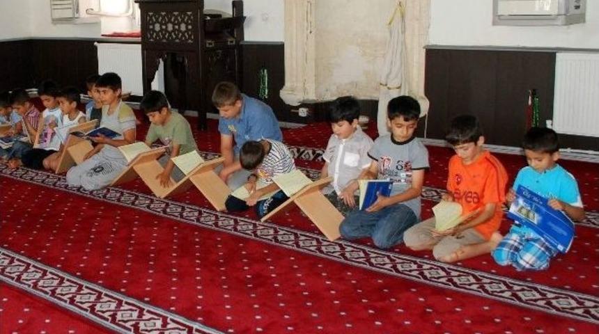 Adıyaman&rsquo;da 12 Bin &Ccedil;ocuk Kur&rsquo;an Kursuna Katıldı