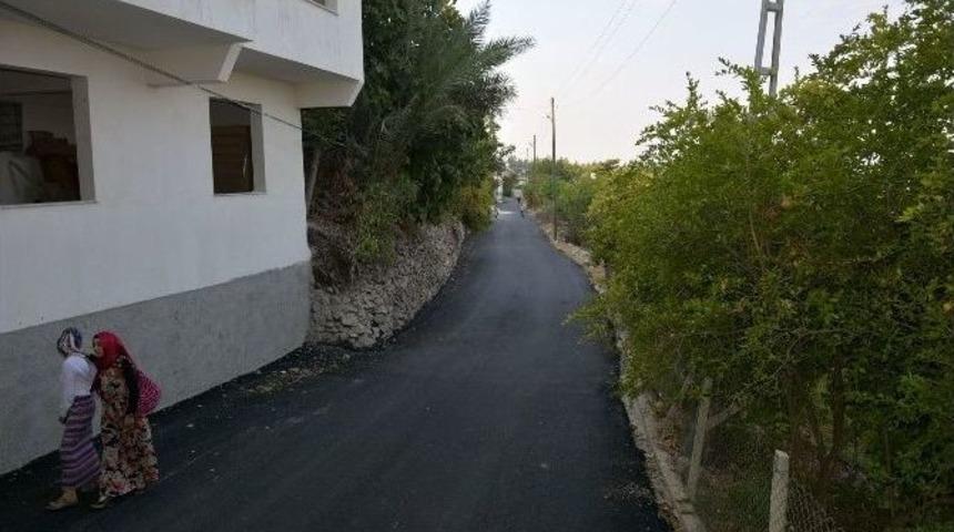 Kırıkhan Belediyesi, İl&ccedil;eye Bağlı Bir &Ccedil;ok Mahallenin Yollarını Sıcak Asfaltla Kapladı