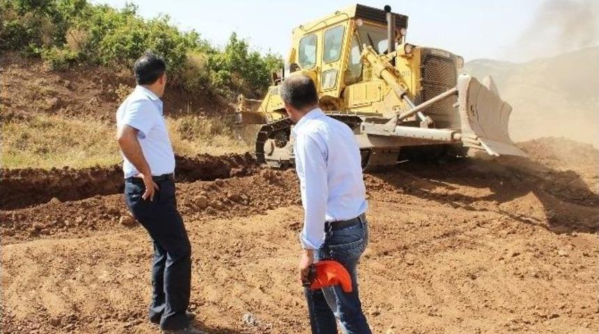 Muş&rsquo;taki K&ouml;y Yollarında Hummalı &Ccedil;alışma