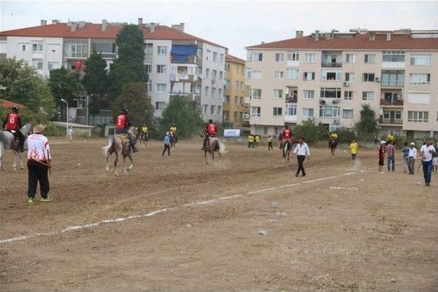 Yalova’da Atlı Cirit Heyecanı Yaşandı