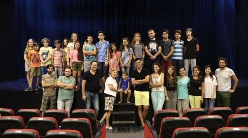 Manisa&rsquo;nın K&uuml;lt&uuml;rel &Ouml;ğeleri İzmir Fuarı&rsquo;nda Sahne Alacak