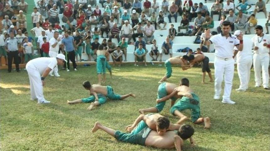 Toroslar&rsquo;da Karakucak G&uuml;reşleri Nefes Kesti