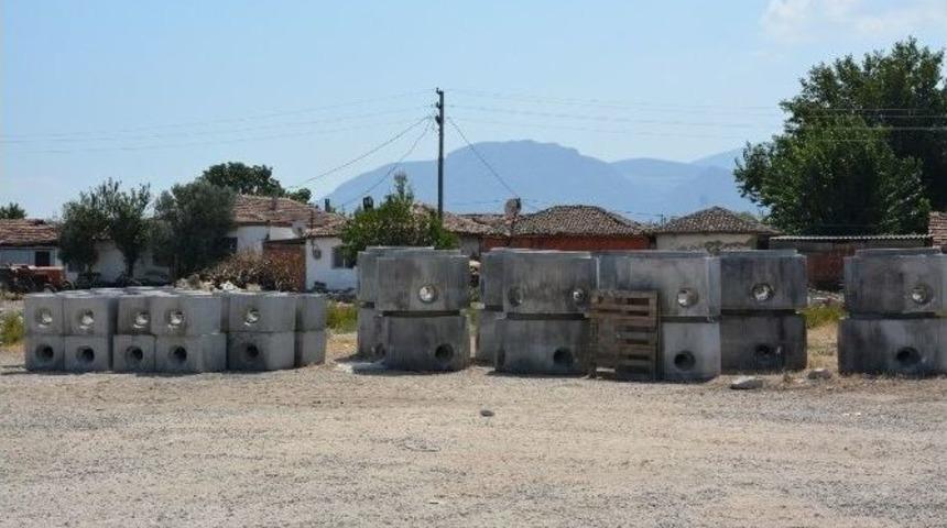 Yeni Harmandalı&rsquo;na Yeni Kanalizasyon Hattı