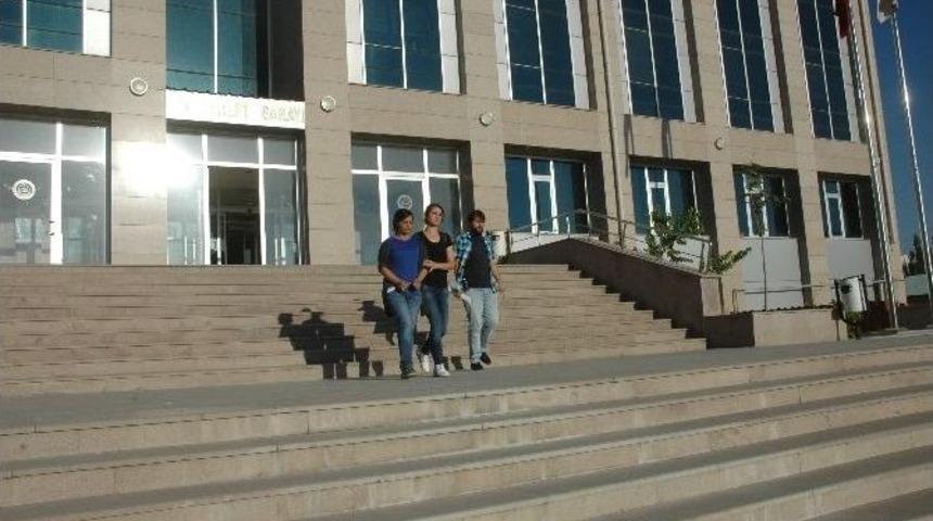 Van&rsquo;da Askerlerin Tedavi G&ouml;rd&uuml;ğ&uuml; Hastanedeki Bir Hemşire Tutuklandı