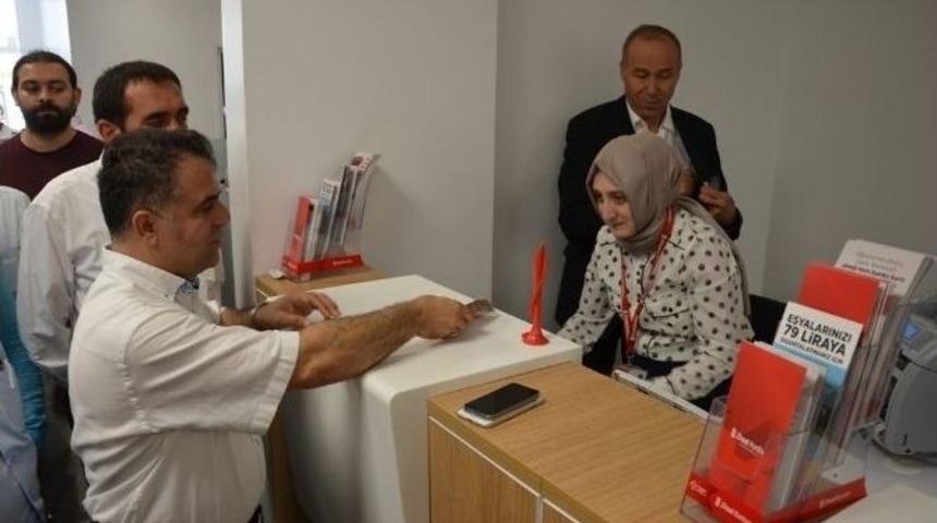 Belediye &Ccedil;alışanlarından Demokrasi Şehitleri İ&ccedil;in Yardım