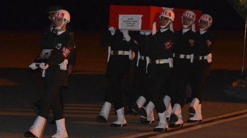 Şehit Uzman &Ccedil;avuş Murat Durmaz&rsquo;ın Cenazesi Trabzon&rsquo;a Getirildi