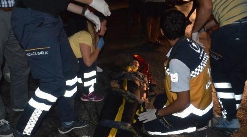 Zonguldak&rsquo;ta Minib&uuml;s Devrildi: 4 Yaralı