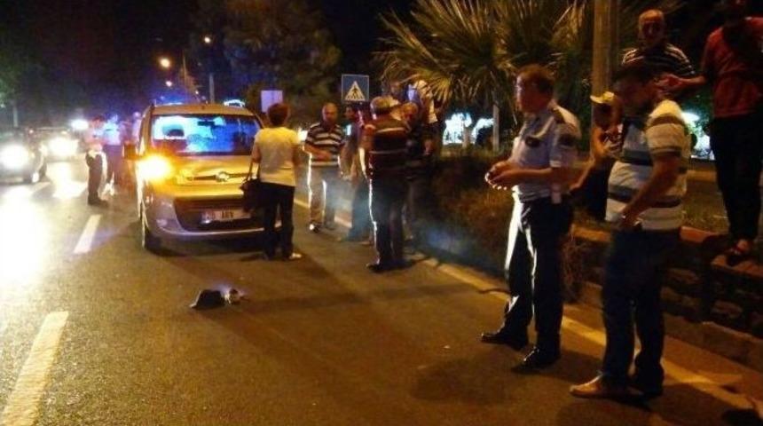 Nazilli&rsquo;de Otomobil Karşıya Ge&ccedil;en Yaşlı Adama &Ccedil;arptı