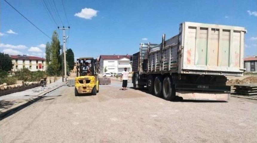 Avanos&rsquo;ta Kaldırım Ve Yol Yapım &Ccedil;alışmaları Devam Ediyor