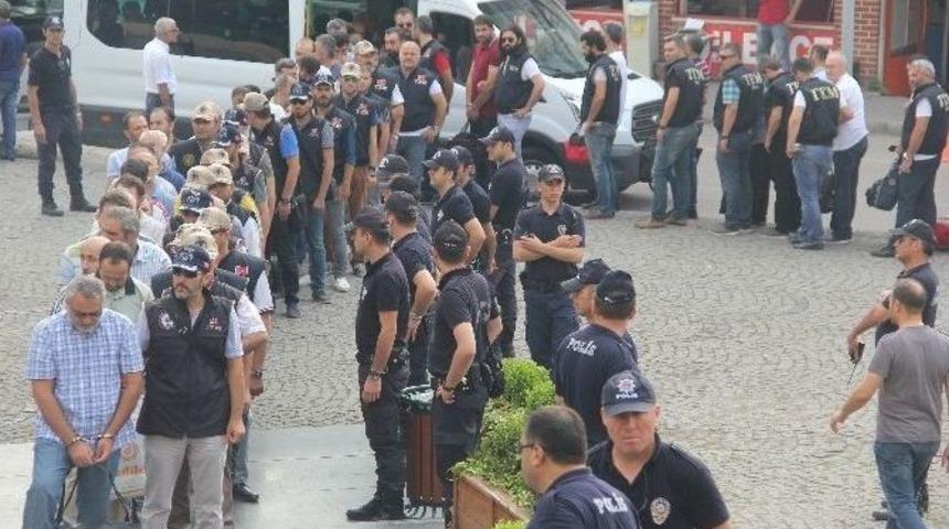 Bursa&rsquo;da Fet&ouml;&rsquo;c&uuml; Polislere B&uuml;y&uuml;k Operasyon...