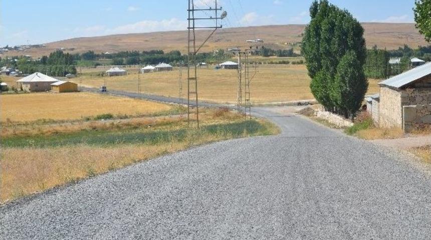 Erciş Belediyesi&rsquo;nden Yol Asfaltlama &Ccedil;alışması