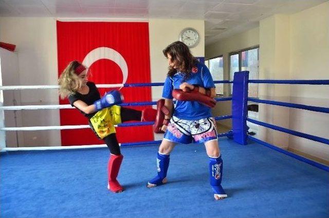 Muay Thai İl Spor Merkezi Kursları Yoğun Bir Şekilde Devam Ediyor