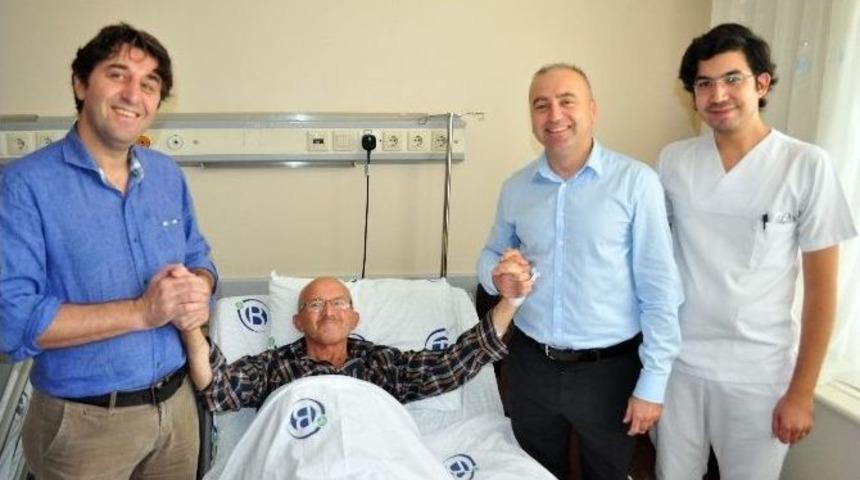 Karaciğeri B&uuml;y&uuml;tt&uuml;ler Hastayı Yaşama Bağladılar