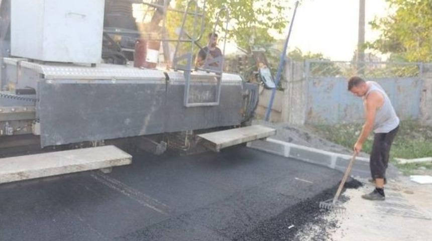 Ak&ccedil;akoca Belediyesinin Asfaltlama &Ccedil;alışması S&uuml;r&uuml;yor