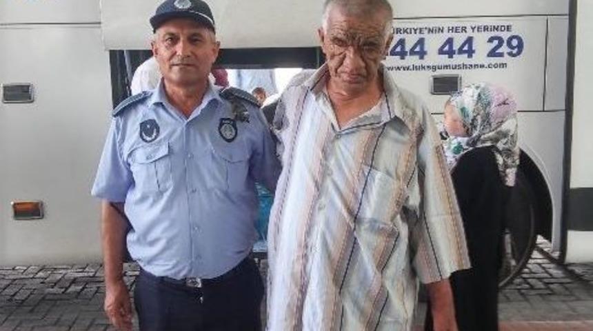 İzmit Zabıtası&rsquo;ndan Kimsesiz Vatandaşa Yardım Eli