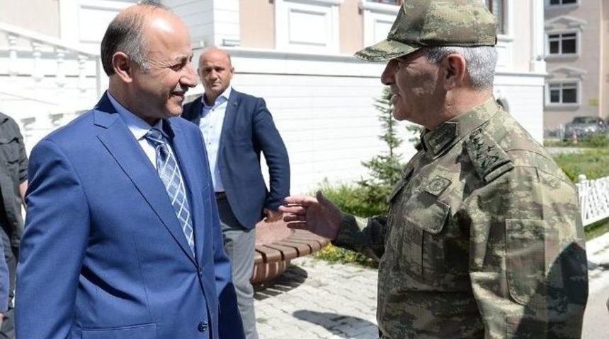 3&rsquo;nc&uuml; Ordu Komutanı Savaş&rsquo;tan Erzurum Valisi Azizoğlu&rsquo;na Ziyaret