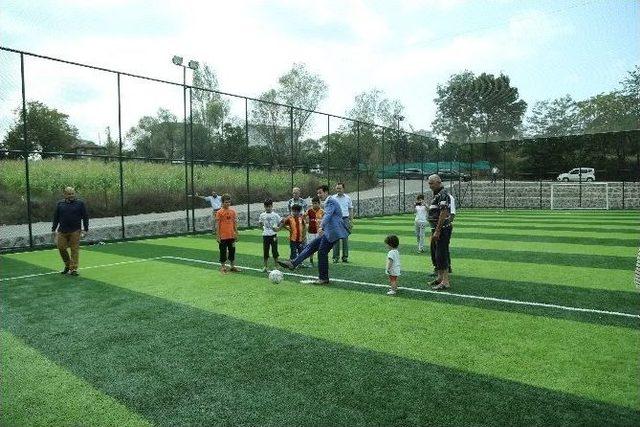 İlmadım’da Mahallelere Spor Tesisi