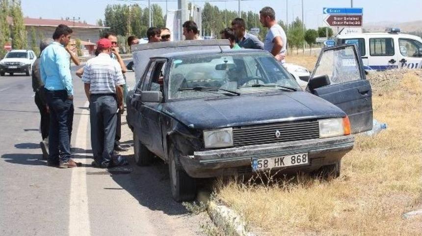 Sivas&rsquo;ta Trafik Kazası: 4 Yaralı