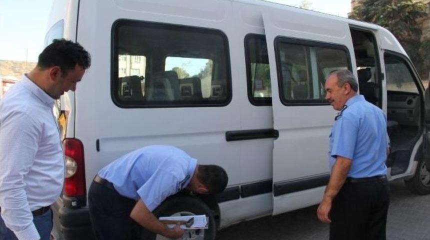 Okul Servis Araçlarının Kontrolleri Devam Ediyor