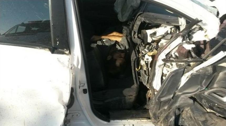 Malatya-g&ouml;lbaşı Karayolunda Kaza: 2 &Ouml;l&uuml;, 2 Yaralı