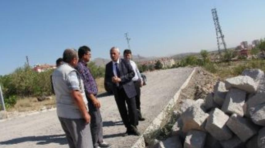 İncesu Belediye Başkanı Zekeriya Karayol, Yapımı Devam Eden Seyir Terasını İnceledi
