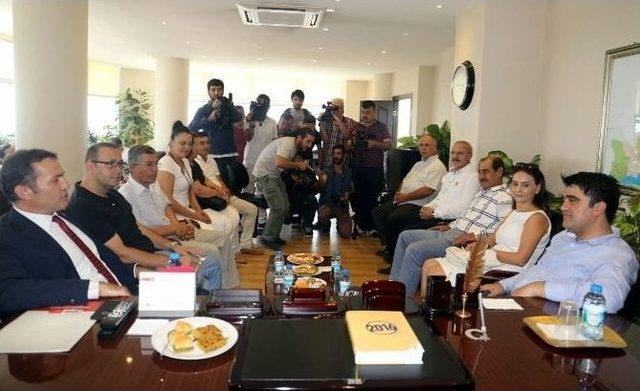 Chp Mersin İl Yönetiminden, Ak Parti İl Yönetimine Ziyaret