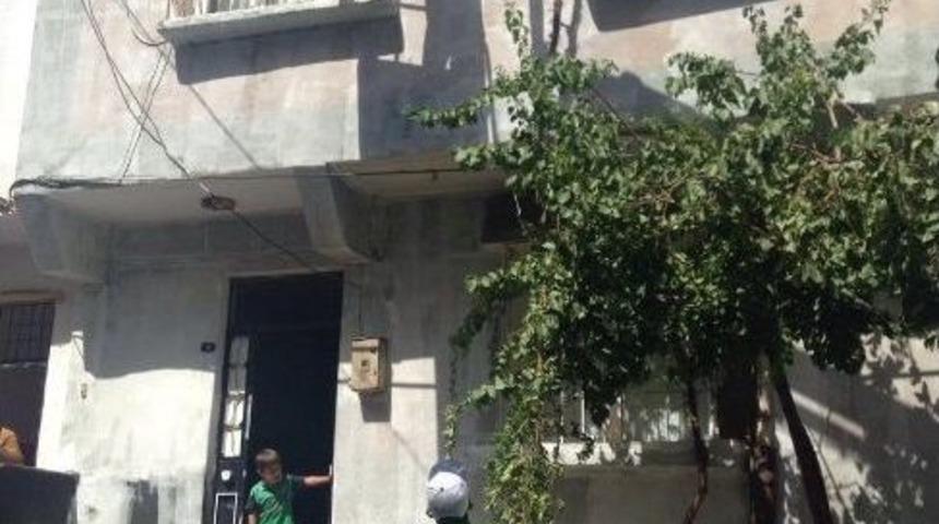 Patlamadan Hasar G&ouml;ren Ev, İş, Cadde Ve Sokakları B&uuml;y&uuml;kşehir Onarıyor