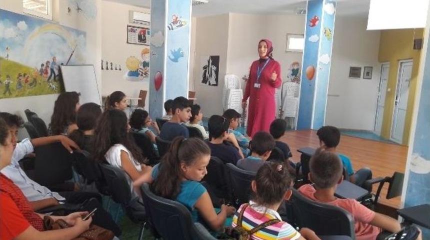 Kartepe Bilgi Evi &Ouml;ğrencileri, &Ccedil;ocuk Hakları Okulunda