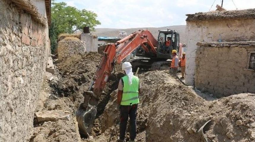 Yunak&rsquo;ın 6 Mahallesine 157 Kilometre Kanalizasyon Şebekesi