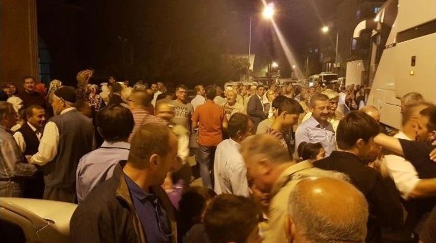 Hacı Adayları Dualarla Uğurlandı