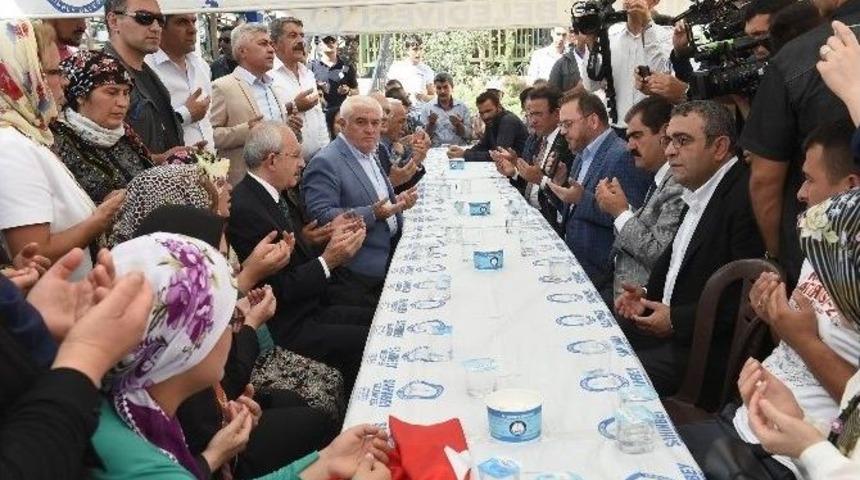 Kılı&ccedil;daroğlu&rsquo;dan Şehit Uzman &Ccedil;avuş&rsquo;un Ailesine Taziye Ziyareti