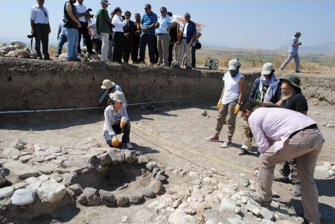 Oluzh&ouml;y&uuml;k&rsquo;te 2400 Yıllık Ateş Tapınağı Bulundu