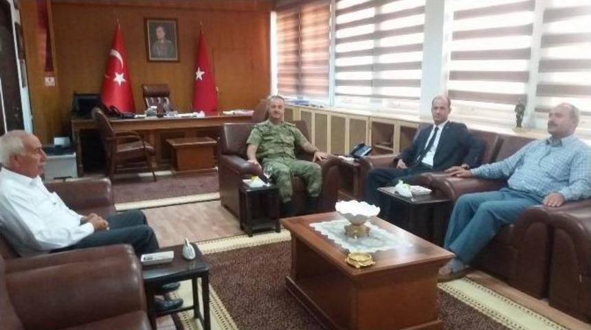 Şehit Aileleri Derneği&rsquo;nden Tugay Komutanı K&ouml;seali&rsquo;ye Ziyaret
