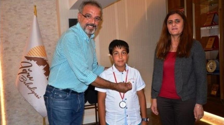 Başkan Sakık, Golf&ccedil;u Halil&rsquo;i Unutmadı