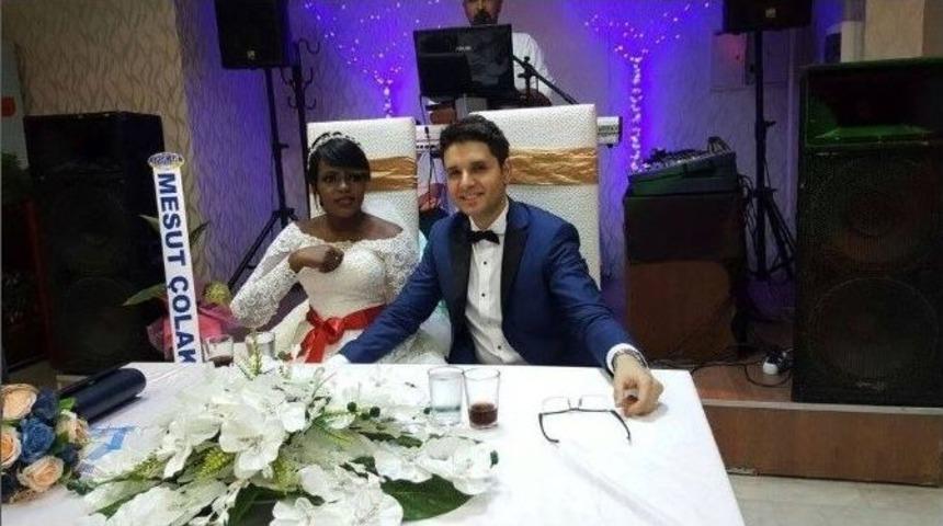 S&ouml;ke&rsquo;ye Sudanlı Gelin