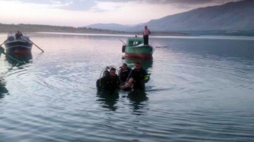 Serinlemek İ&ccedil;in Girdiği Baraj G&ouml;l&uuml;nde Boğuldu