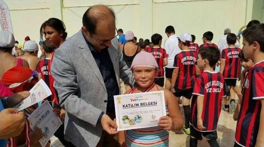 Uşak Belediyesi Bu Yaz Da &Ouml;ğrencilere Spor Yaptırdı